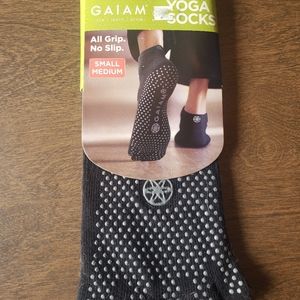 🌷3/$9 sale🌷 GAIAM Yoga socks